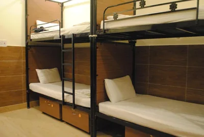 8人混合间床位 — Language Exchange Hostel 1